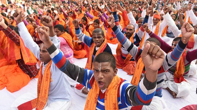 रथयात्रा की राजनीति: मुस्लिम पर्सनल लॉ बोर्ड और संघ परिवार के बीच चल रहा है तयशुदा खेल