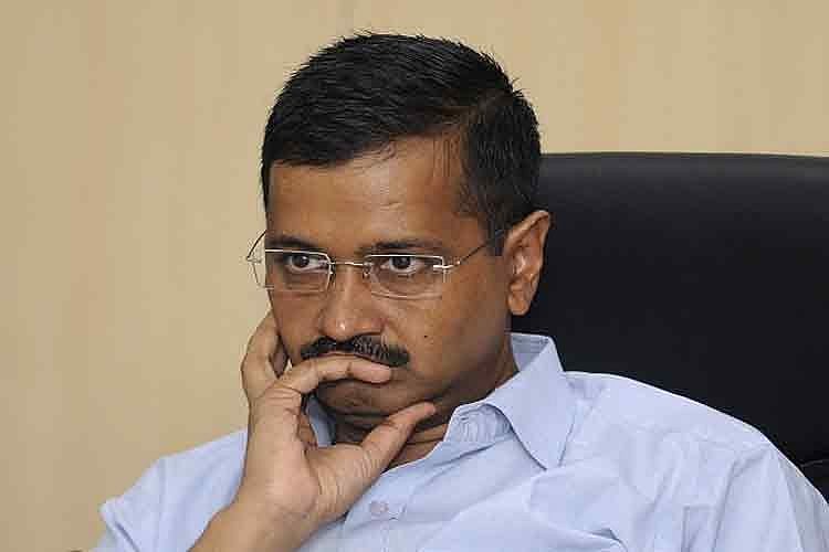 शाहरुख स्टाइल में जब बोले केजरीवाल, तो सरकार के 3 साल के गुणगान वाला रुक गया विज्ञापन