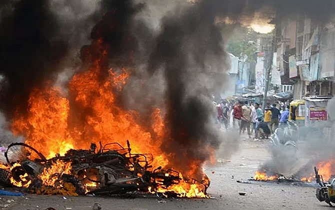 सरकार ने संसद में माना, बीजेपी शासित राज्यों में बढ़ी सांप्रदायिक हिंसा की घटनाएं