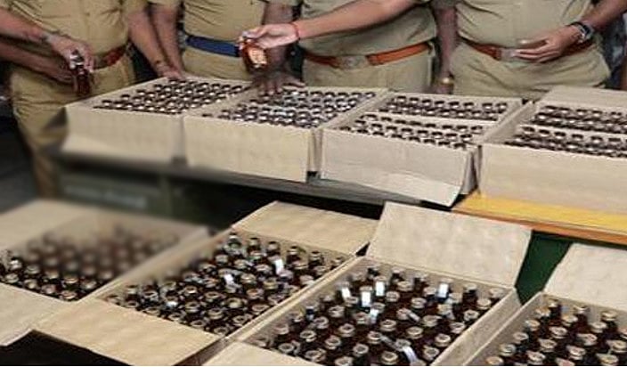 बिहार में बेखौफ हुए शराब तस्कर, वाहन से कुचलकर पुलिस जवान को मार डाला