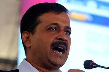दिल्ली सचिवालय पहुंचे सीएम केजरीवाल को स्वागत की जगह सहना पड़ा विरोध, कैबिनेट बैठक में शामिल हुए मुख्य सचिव
