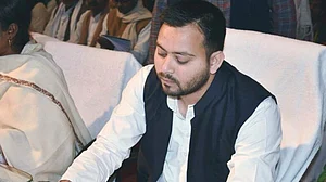 तेजस्वी यादव का सीएम नीतीश कुमार के नाम खुला खत, कहा, समाज में आग लगी हो तो विकास संभव नहीं