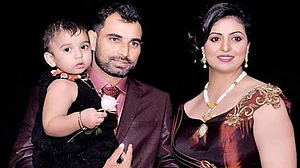 अस्पताल में हाल-चाल पूछने पहुंची हसीन जहां को शमी की दो टूक: ‘तुम्हें तो कोर्ट में देखूंगा’