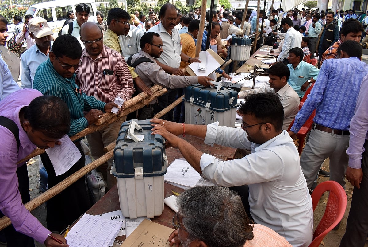 Bihar Election Result: मतगणना जारी, तेजस्वी, तेजप्रताप, खेसारी, ज्योति सिंह, मैथिली समेत कहां से कौन आगे, कौन पीछे? जानें
