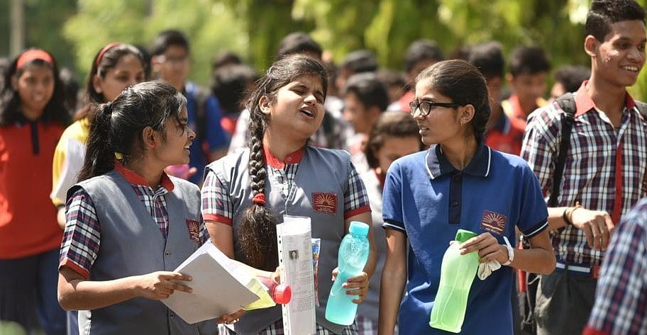 सीबीएसई पेपर लीक: छात्रों ने जंतर-मंतर पर किया प्रदर्शन, लीक के लिए बोर्ड और सरकार को ठहराया जिम्मेदार