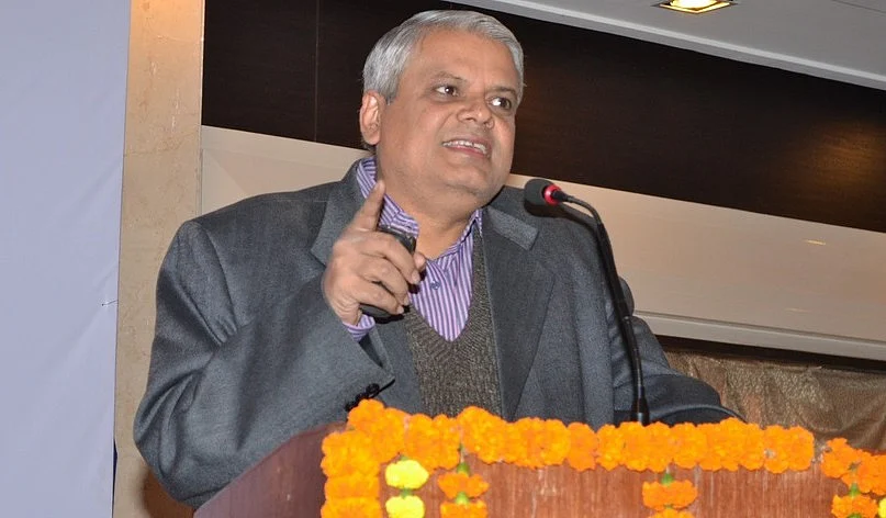 नीलाभ होने का मतलब...