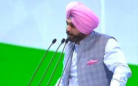 वीडियो: कांग्रेस महाधिवेशन में नवजोत सिंह सिद्धू ने कहा, 2019 में राहुल गांधी  फहराएंगे लाल किले पर झंडा