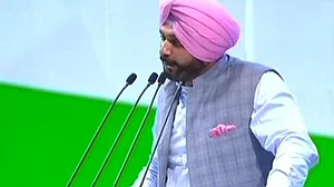 वीडियो: कांग्रेस महाधिवेशन में नवजोत सिंह सिद्धू ने कहा, 2019 में राहुल गांधी फहराएंगे लाल किले पर झंडा