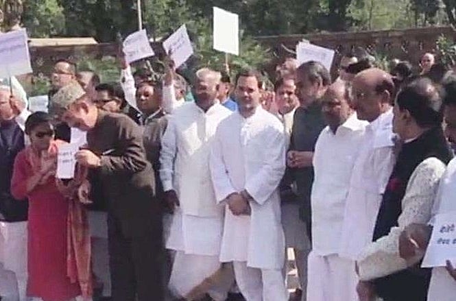 राहुल गांधी का पीएम मोदी पर नया कटाक्ष: एक नीरव मोदी है, दूसरा मोदी नीरव है!