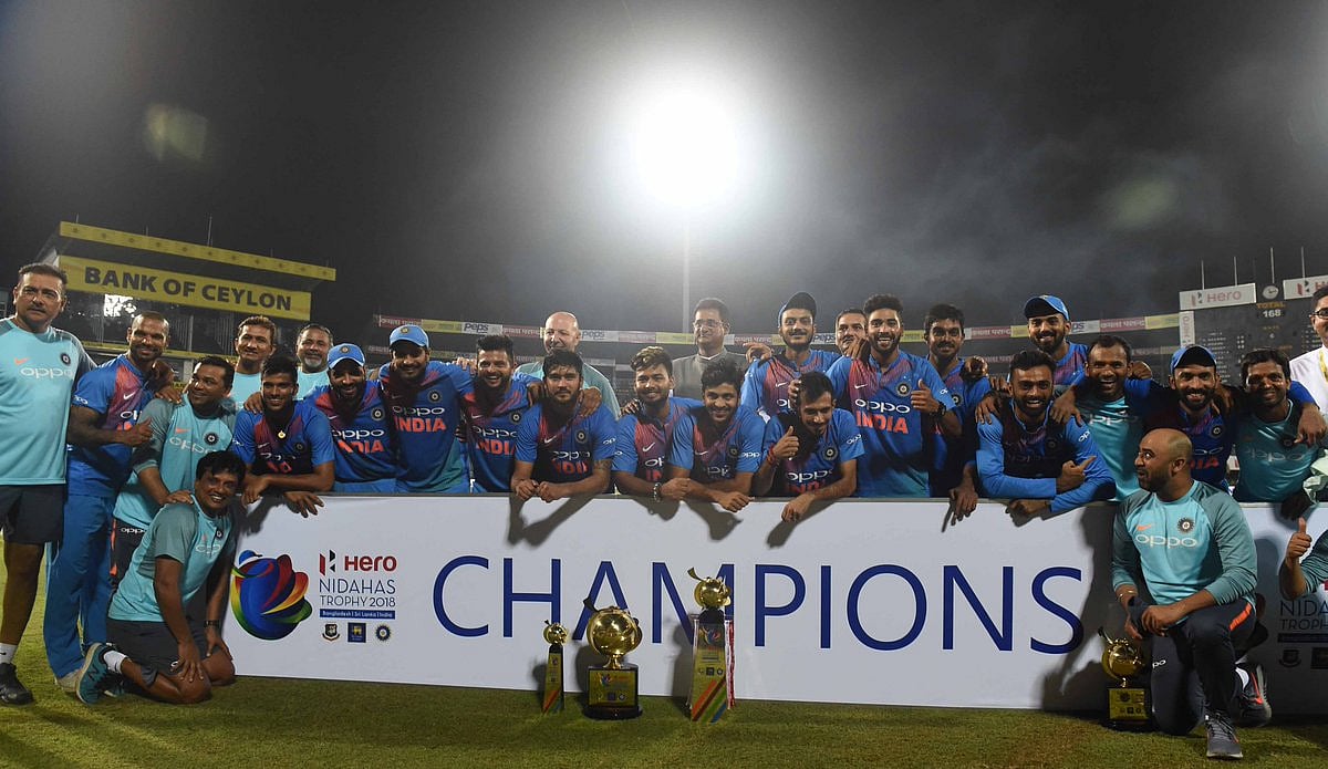 आखिरी गेंद पर दिनेश कार्तिक के बल्ले से निकला छक्का और हो गया निदास ट्रॉफी पर भारत का कब्जा