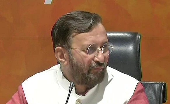 सीबीएसई कथित पेपर लीक: केस दर्ज, जांच के लिए एसआईटी का गठन, मंत्री प्रकाश जावड़ेकर ने जताया खेद  