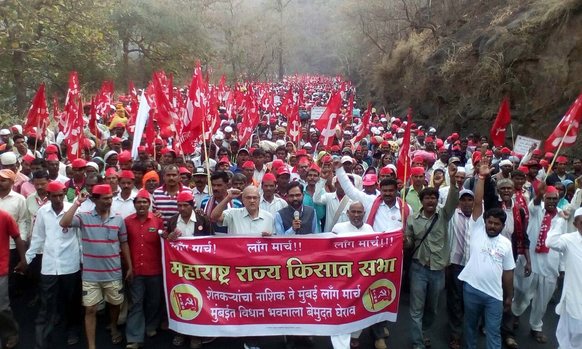 महाराष्ट्र किसान आंदोलन: तस्वीरों में देखें सड़कों पर उतरे अन्नदाता का हाल