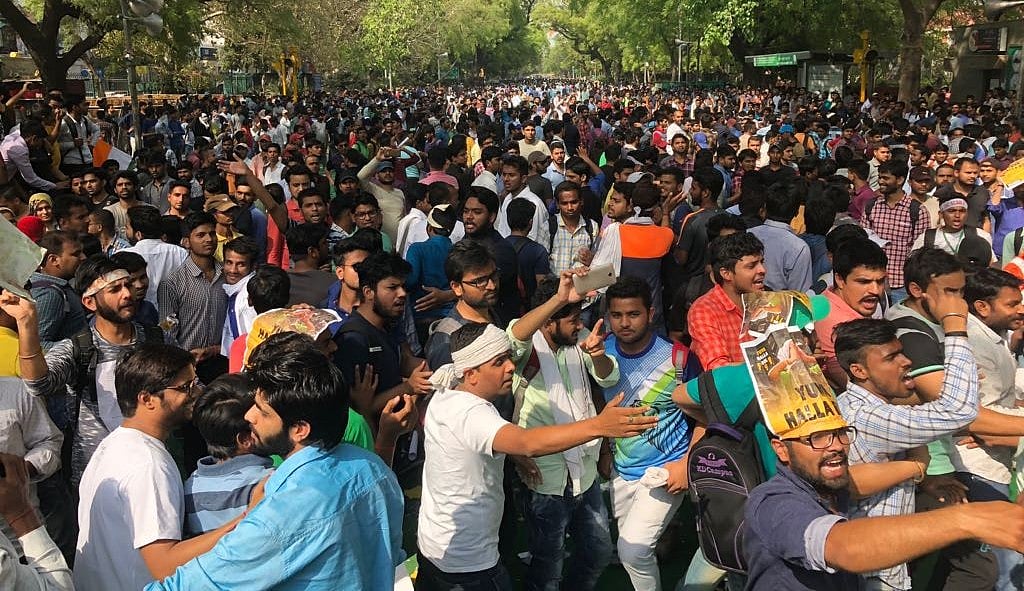 सीबीएसई पेपर लीक और एसएससी घोटाला: युवाओं के भविष्य से खतरनाक खिलवाड़