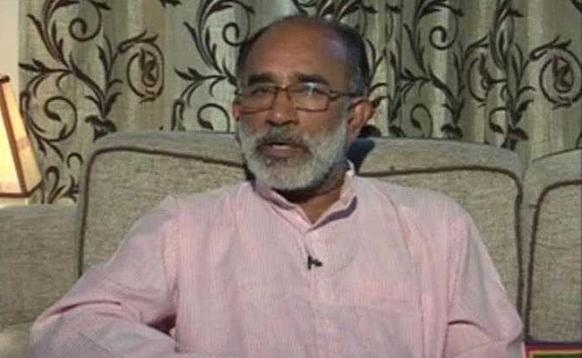 आधार को लेकर मोदी सरकार के मंत्री का बयान: गोरों के सामने नंगे होने में समस्या नहीं, हम पूछें तो आंदोलन