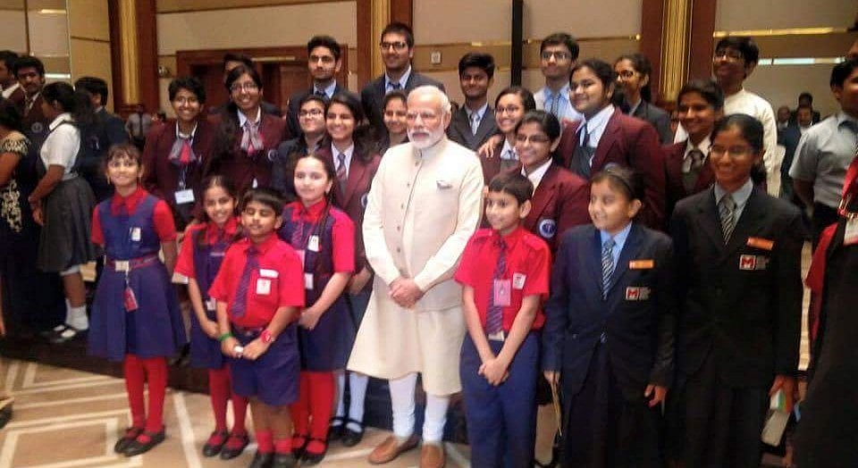 विष्णु नागर का व्यंग्य: मोदीजी ने अपमान सह लिया, लेकिन तीन का पहाड़ा नहीं सुनाया!