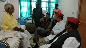 लालू यादव की तबियत बिगड़ी, एम्स में इलाज के लिए ट्रेन से आ रहे हैं दिल्ली