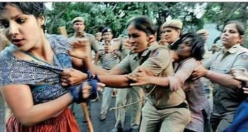 कलम और कैमरे हथियार हैं हमारे, पुलिस ने हाथ क्यों लगाया इन्हें : दिल्ली पुलिस के खिलाफ मीडिया का प्रदर्शन