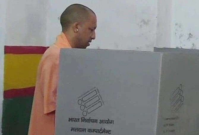 यूपी-बिहार उपचुनाव LIVE : यूपी की 2 और बिहार की एक लोकसभा सीट पर वोटिंग खत्म, फूलपुर में 5 बजे तक 38 फीसदी मतदान
