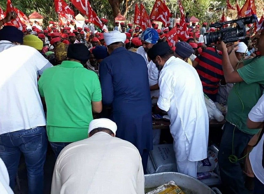 LIVE: महाराष्ट्र सरकार ने शुरू की किसानों की मांगें पूरी करने की प्रक्रिया, हो सकता है आंदोलन वापस