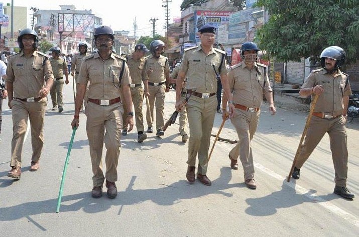 भारत बंद हिंसा : ग्वालियर, मुरैना में कर्फ्यू जारी, मेरठ समेत कई शहरों में इंटरनेट सेवाएं बंद