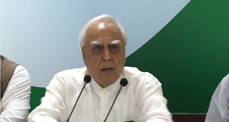 जज लोया मामलाः कांग्रेस का बड़ा आरोप, मामले को सुप्रीम कोर्ट लाने के लिए दायर याचिका के पीछे आरएसएस