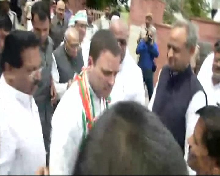 LIVE: समाज में शांति-सौहार्द स्थापित करने के लिए देश भर में कांग्रेस का उपवास