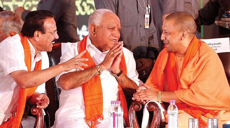 क्या कर्नाटक में बीजेपी के लिए पनौती साबित होंगे  योगी आदित्यनाथ, सोशल मीडिया पर लोग ले रहे मज़े !