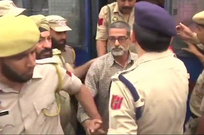 कठुआ रेप: जम्मू से बाहर इस केस की सुनवाई के मामले में सुप्रीम कोर्ट ने मांगा महबूबा सरकार से जवाब