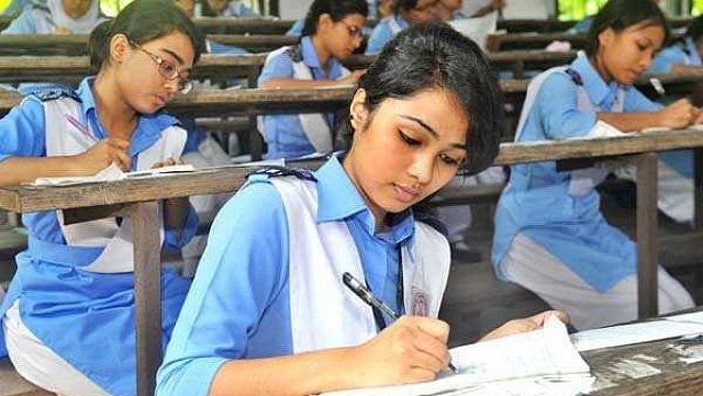 पेपर लीक: सीबीएसई की नई व्यवस्था पहले ही दिन फेल, कांग्रेस ने मांगी जावड़ेकर की बर्खास्तगी