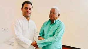 दिल्ली: एम्स में लालू यादव से मिले राहुल गांधी, जाना हाल, जल्द स्वस्थ होने की कामना की