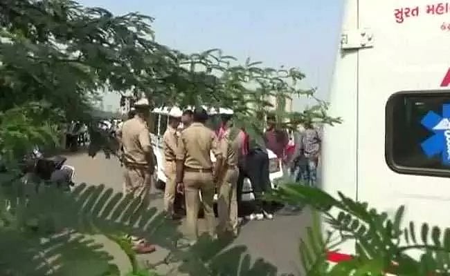 सूरत रेप केस: अभी तक बच्ची की शिनाख्त नहीं, गुस्साए लोग सड़कों पर उतरे