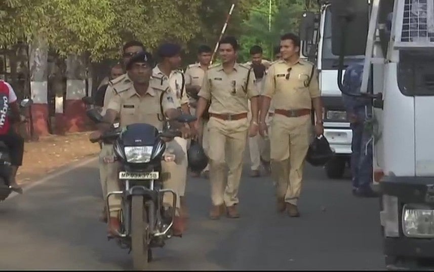 आरक्षण के विरोध के नाम पर कल भारत बंद, गृह मंत्रालय के निर्देशों के बाद कई शहरों में बढ़ी सुरक्षा, इंटरनेट बंद