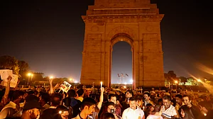 वीडियो: कठुआ और उन्नाव रेप केस से आक्रोशित देश की आवाज