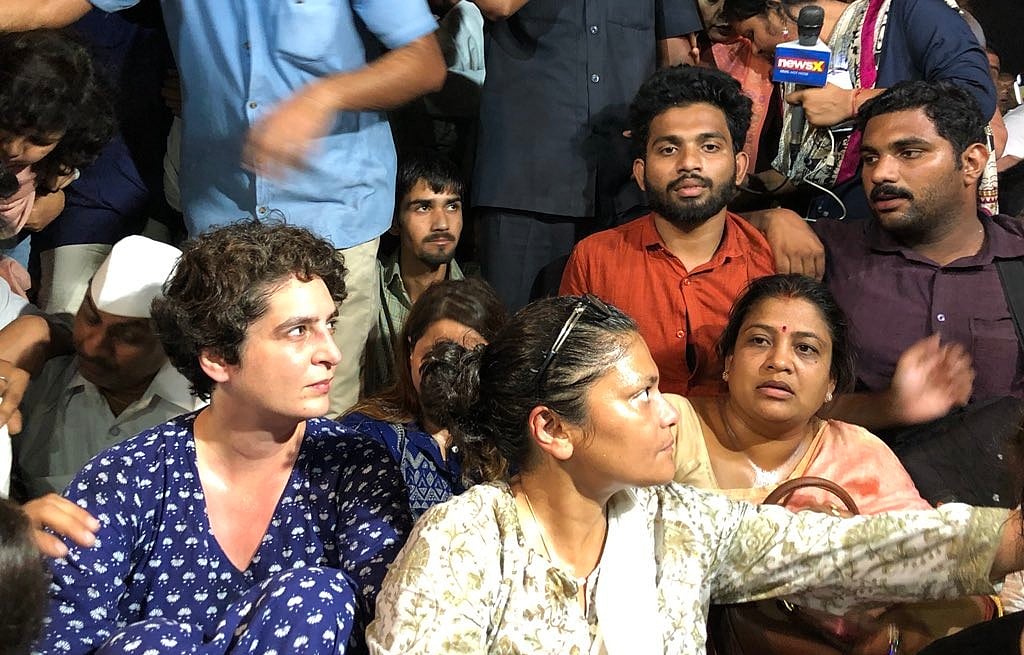 ‘बलात्कारियों भारत छोड़ो’ के नारे के साथ इंडिया गेट पर कैंडल मार्च, राहुल ने कहा, ये  आमजन की आवाज