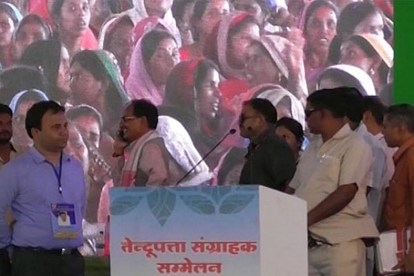 बीजेपी नेताओं को लंदन से फोन करके कह रहे थे मोदी - राहुल और कांग्रेस पर हमले करो !