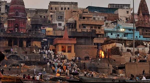 पीएम मोदी के संसदीय क्षेत्र में अंतिम संस्कार के लिए जरूरी आधार कार्ड 