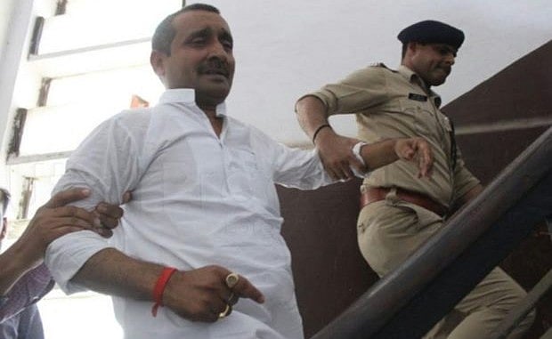 उन्नाव रेप केसः आरोपी बीजेपी विधायक की बंदूकों के लाइसेंस होंगे रद्द, पहले ही हटाई जा चुकी है सुरक्षा