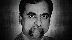 जज लोया मामला: सुप्रीम कोर्ट में दायर हुई पुनर्विचार याचिका, चूक से भरे फैसले को वापस लेने की मांग