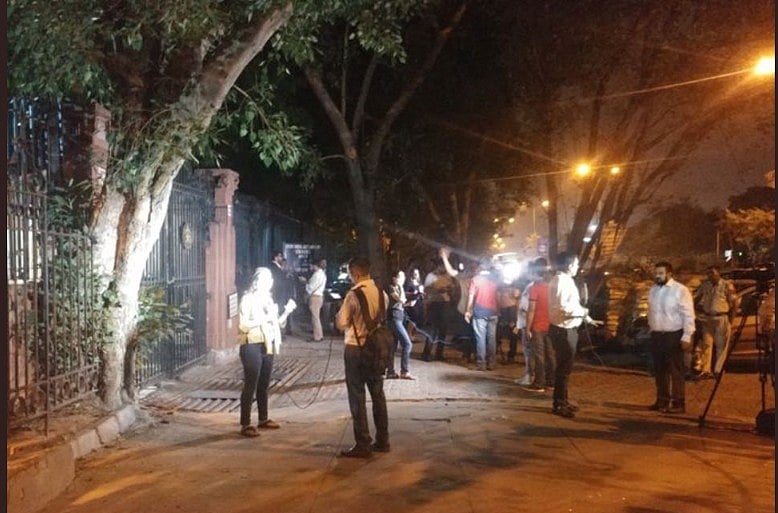 कर्नाटक LIVE: येदियुरप्पा की शपथ पर रोक नहीं, बीजेपी की तरफ से राज्यपाल को दिए पत्र मांगे, अगली सुनवाई कल