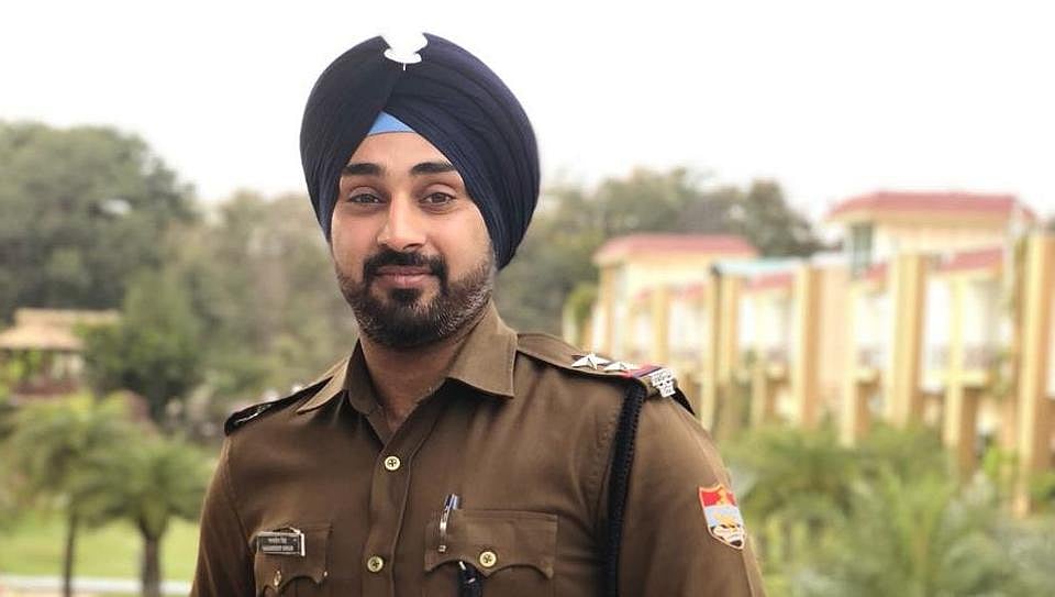 ‘भगवाधारी उसकी जान लेने पर आमादा थे, वह कांप रहा था, मैंने उसे मां की तरह अपनी छाती में छिपा लिया’