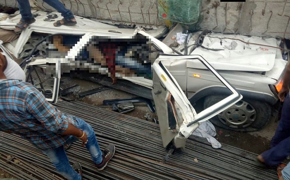 वाराणसी हादसाः यूपी पुलिस का दावा, निर्माण कार्य में की जा रही थी नियमों की अनदेखी 