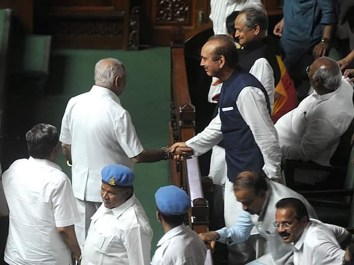 कर्नाटक LIVE: सोमवार को नहीं बुधवार को शपथ लेंगे  कुमारास्वामी, शपथग्रहण में शामिल होंगे राहुल गांधी