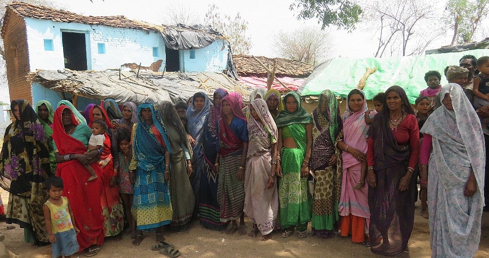 ग्राउंड रिपोर्ट: बुंदेलखंड में विकास और  जन-कल्याण योजनाओं के लाभ से लगातार वंचित हो रहे हैं लोग