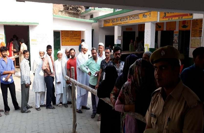 यूपी: कैराना में 73 मतदान केन्द्रों पर कल होगा पुनर्मतदान, अखिलेश  ने की मतपत्रों से चुनाव कराने की वकालत