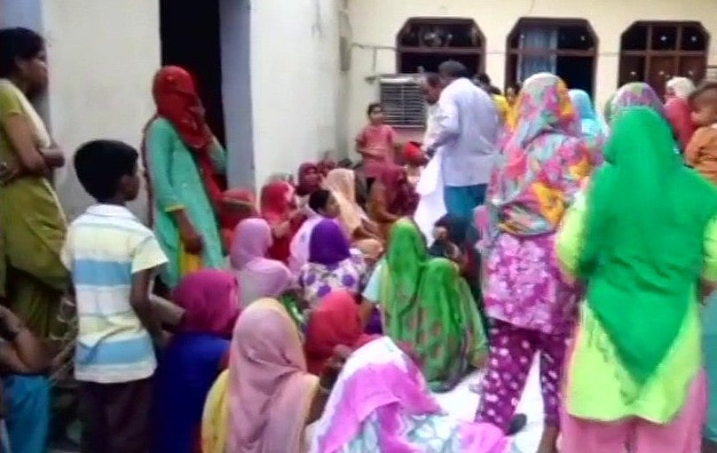 यूपी: सीतापुर के बाद गाजियाबाद में नरभक्षी कुत्तों का आतंक, घर के बाहर खेल रही मासूम बच्ची को बनाया शिकार 