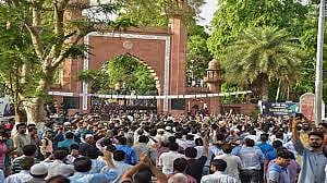 हामिद अंसारी, जिन्ना की तस्वीर और अलीगढ़ मुस्लिम विश्वविद्यालय में हंगामा