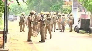 तूतिकोरिन में तनाव, धारा 144 जारी: और इस वक्त की दूसरी बड़ी खबरें, देखें वीडियो