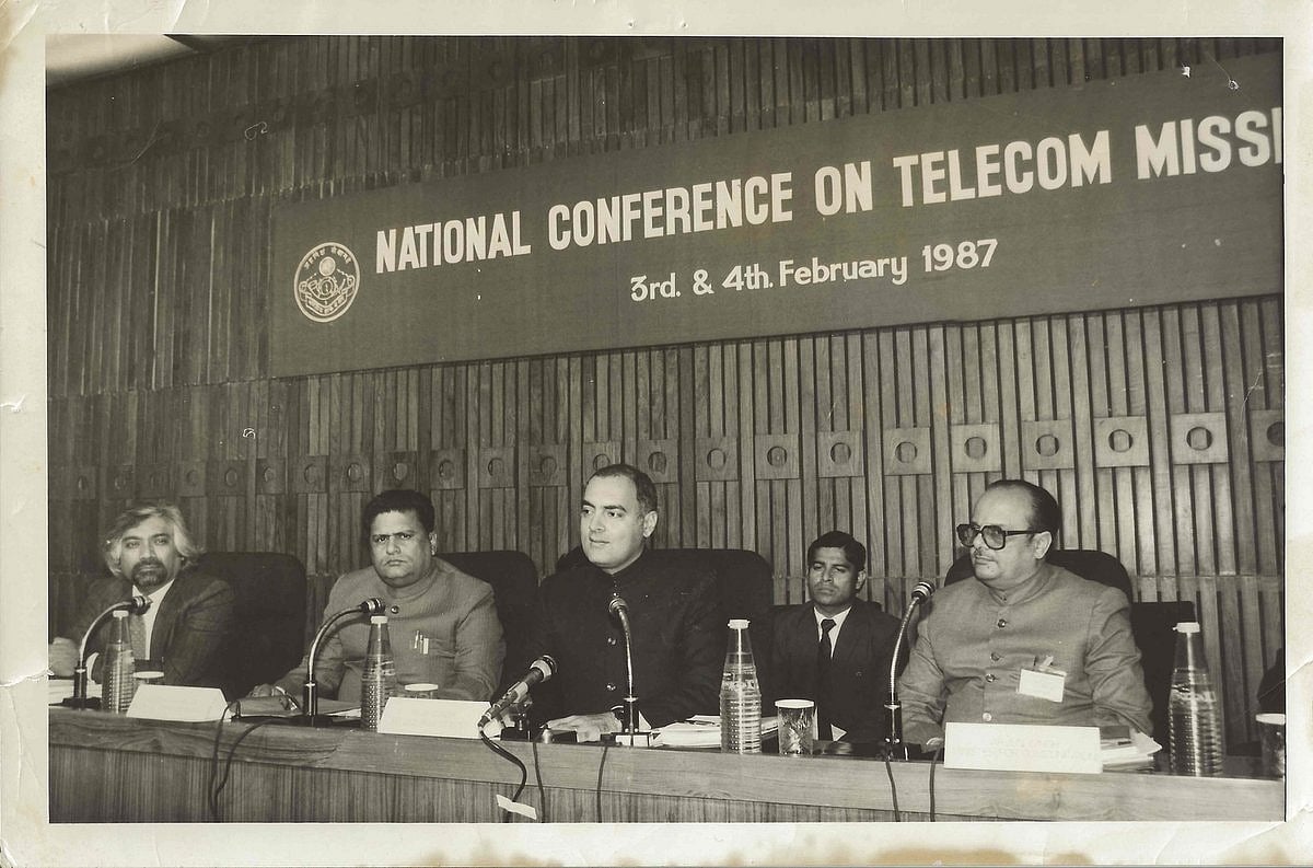 भय और झूठ के इस माहौल में हमें ज़रूरत है राजीव गांधी के विज़न की: सैम पित्रोदा