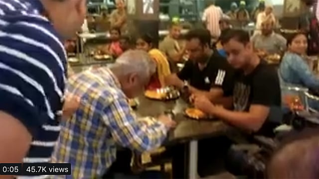 वीडियो: कर्नाटक के चुनावी माहौल में भक्तों की उद्दंडता चरम पर, पत्रकार राजदीप सरदेसाई के साथ बदसुलूकी