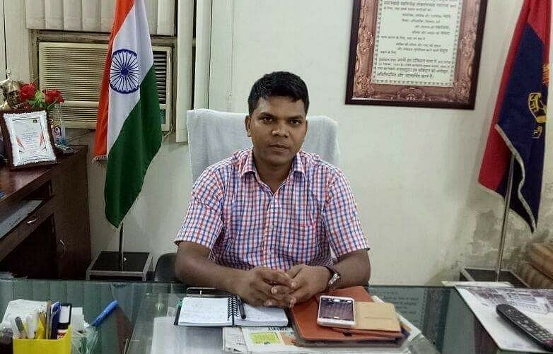यूपी: आगरा में विवादित जमीन पर लग रही थी संघ की शाखा, बंद कराने पर आईपीएस अफसर का हुआ तबादला